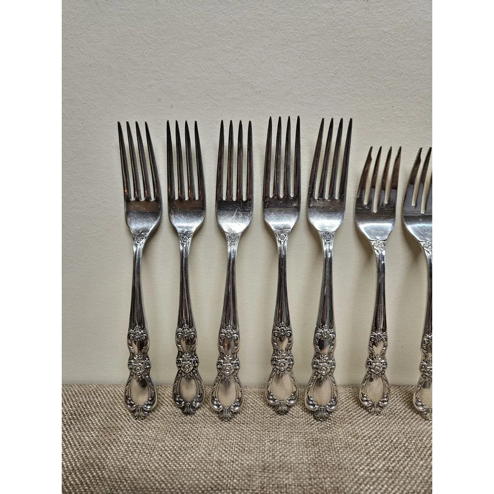 Rogers Bros Heritage 1847 IS Silver Plate Silverware Set Of Dinner & Salad Forks